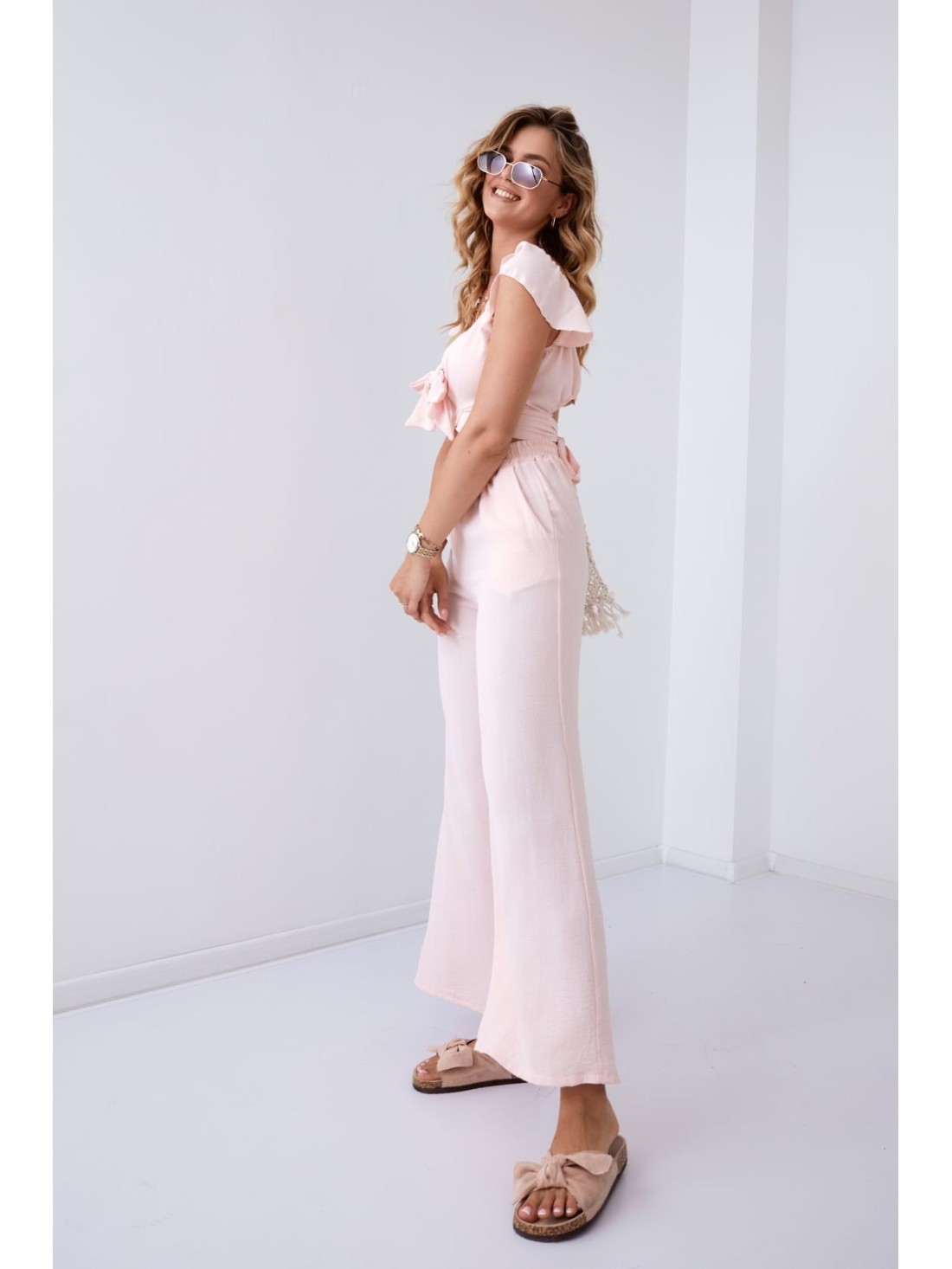 Set crop top pudrat cu pantaloni largi 8108 - Magazin online - Boutique